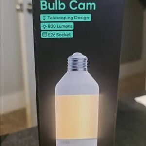 Wyze Bulb Cam - White and Silver